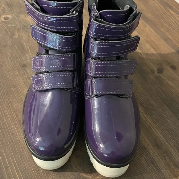 Caterpillar Platform Boots in Gothic Grape - Picture 3 of 7